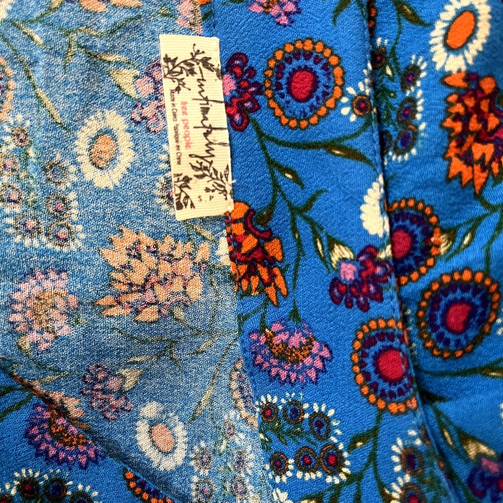 Free People Blue Floral She's Dainty Bodysuit Size Small NEW - Picture 9 of 11